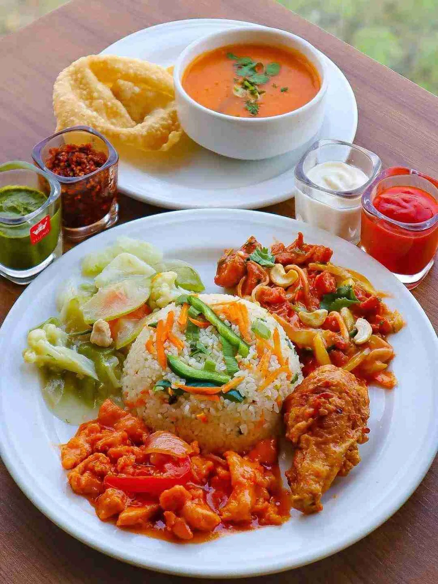 Combo offer including soup 🍲 onthon and platter at Hungry bite's