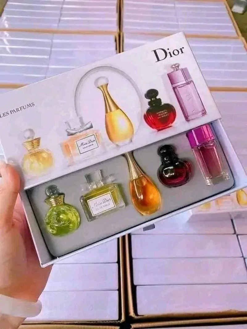 Dior perfume set With 5 Flavor at House Of Beauty