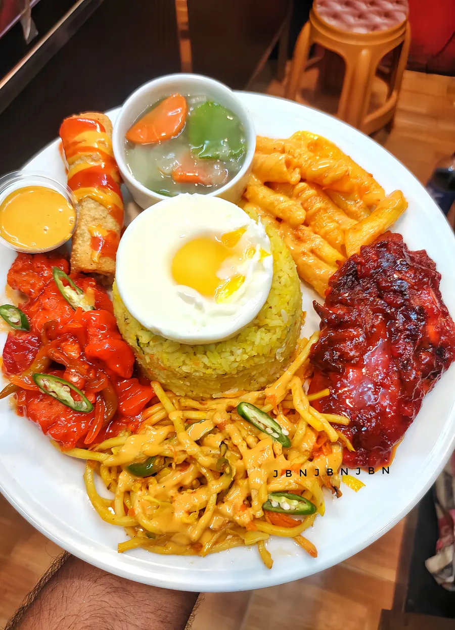 Budget friendly 10 items sunflower platter at khan food shop