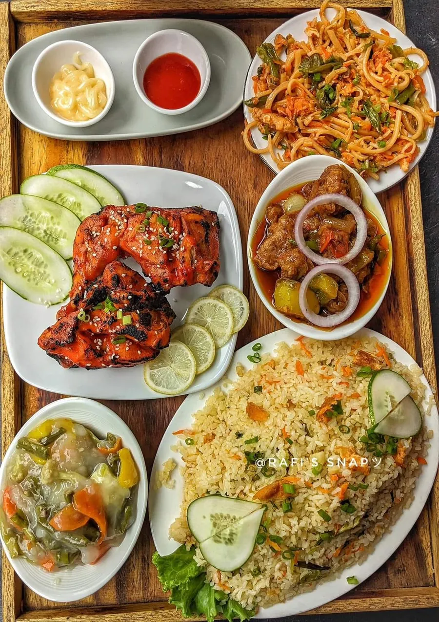 Couple Platter Offer | Fried Rice | BBQ Chicken | Chicken Masala | Chinese Vegetables And Chomin at Kolahol